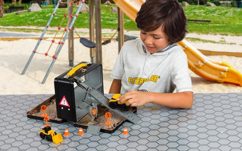 Cat® Little Machines Store ‘N Go Playset