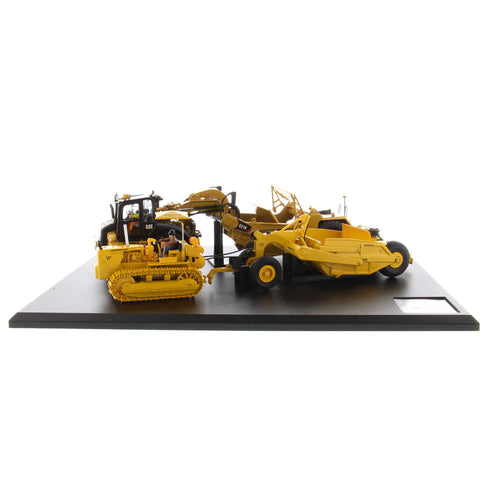 1:50 621K Scraper & Cat No.70 Scraper with D7 Track Type Tractor
