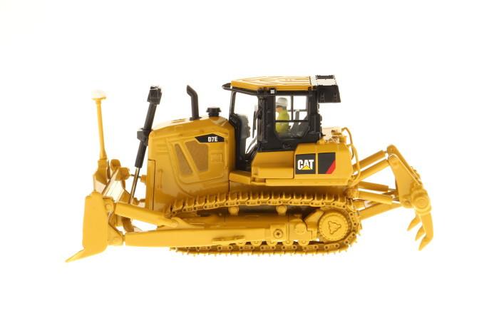 CAT D7E トラクター 他15台 1:50 D7E Track-Type Tractor – shopcaterpillar.com